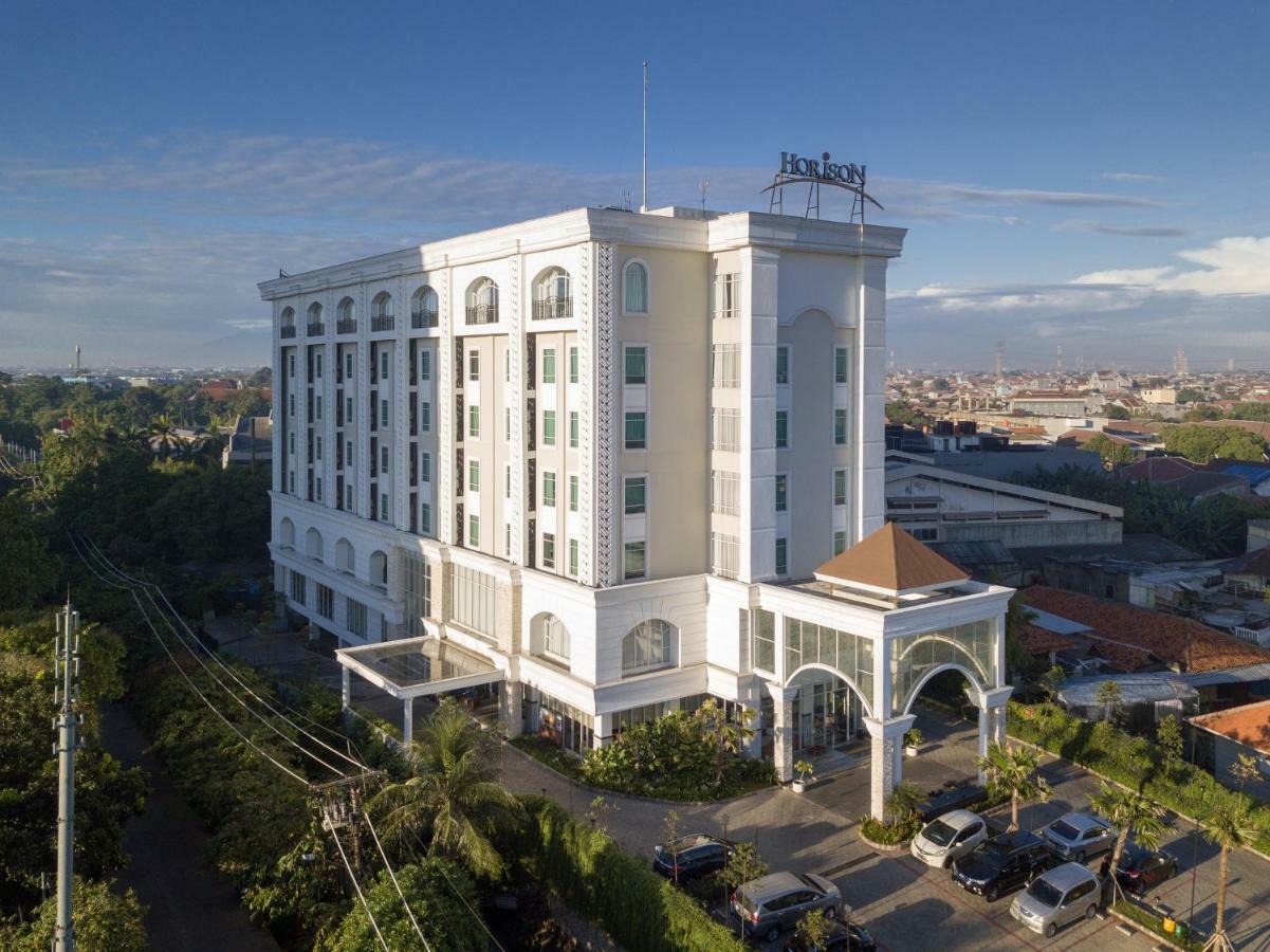 Horison Ciledug Jakarta Exterior photo